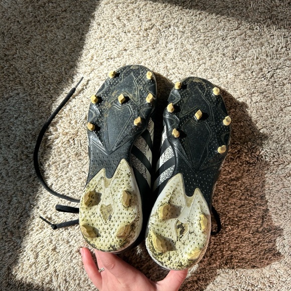 Black Adidas Demonscale soccer cleats, size 4.5 Kids - Picture 2 of 3